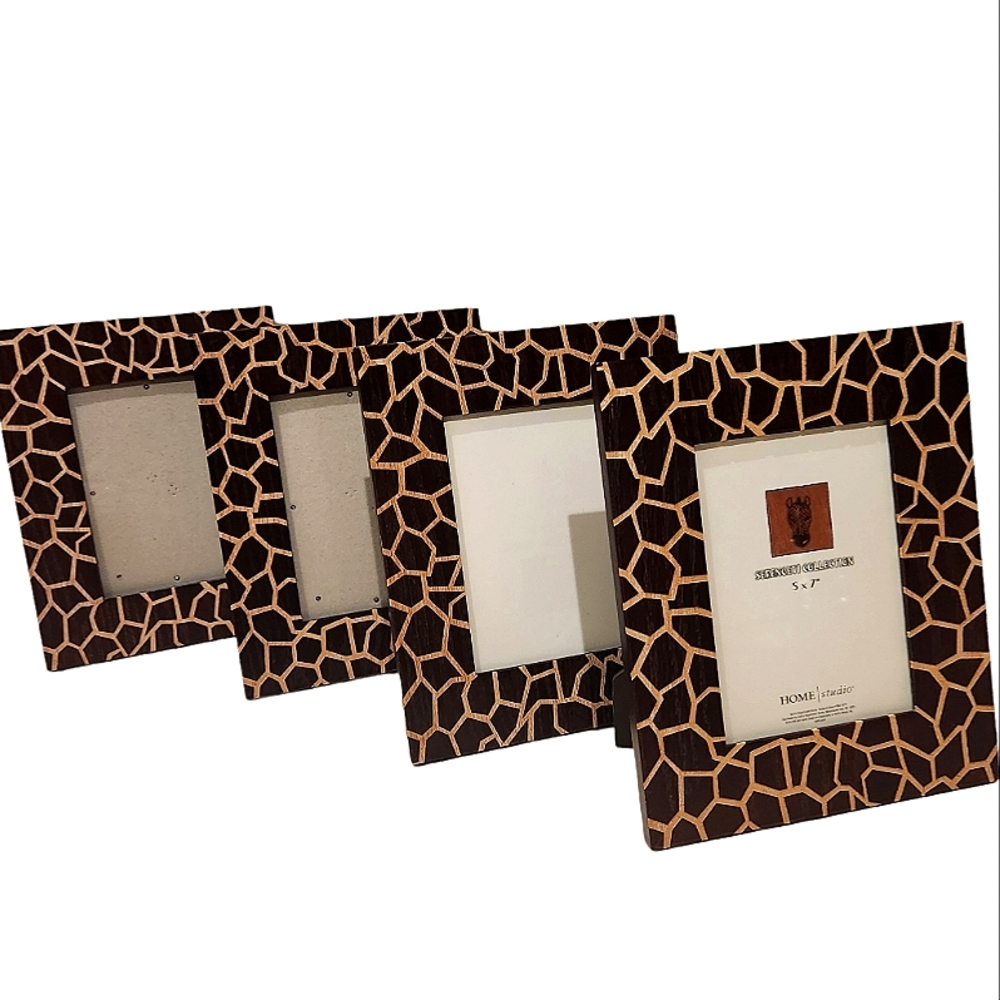 4 Wood Frames (5"x7" photos) Giraffe